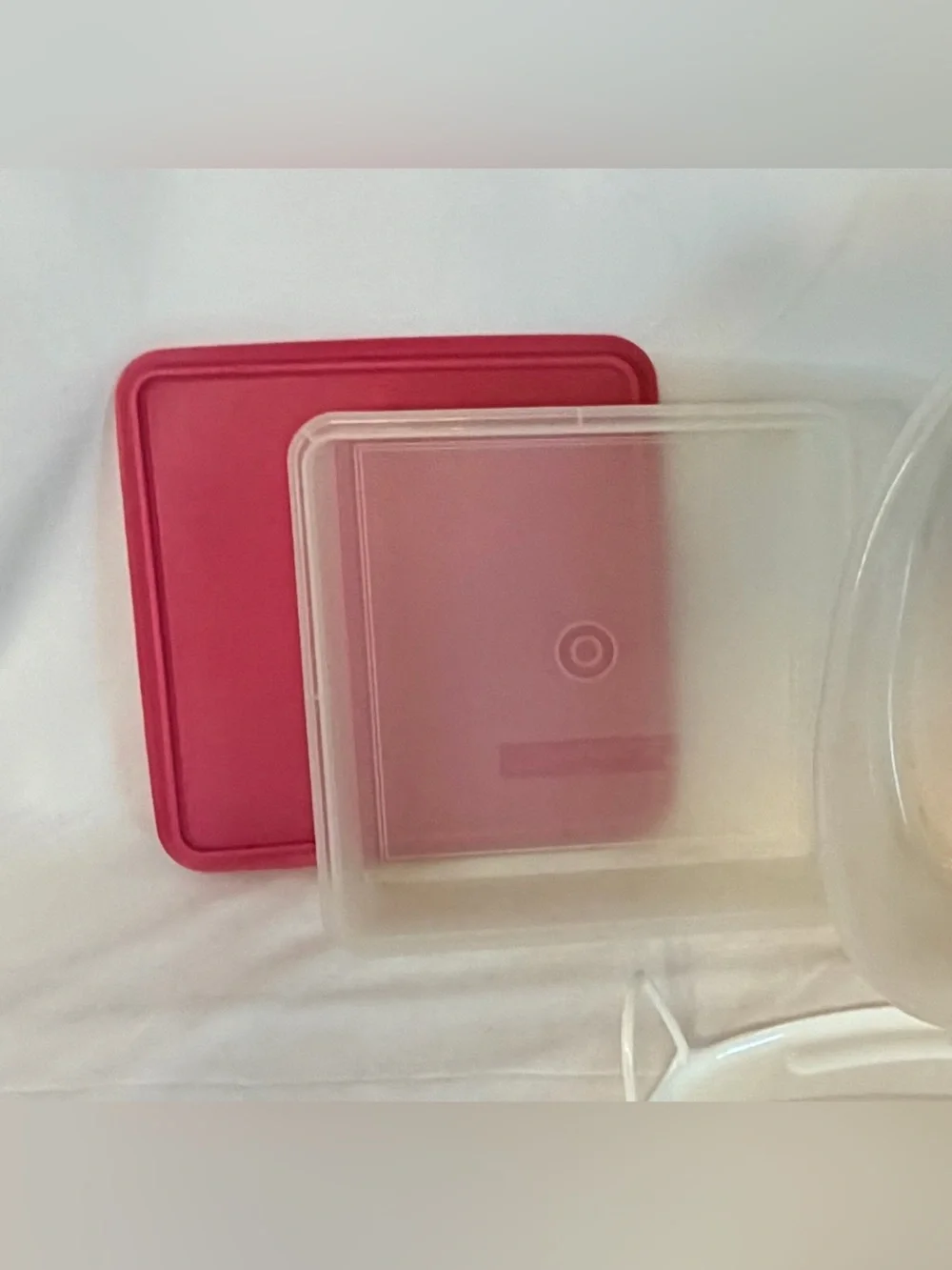 Vintage Tupperware 514 Snack n Stor square container 9x9x3 with pink lid